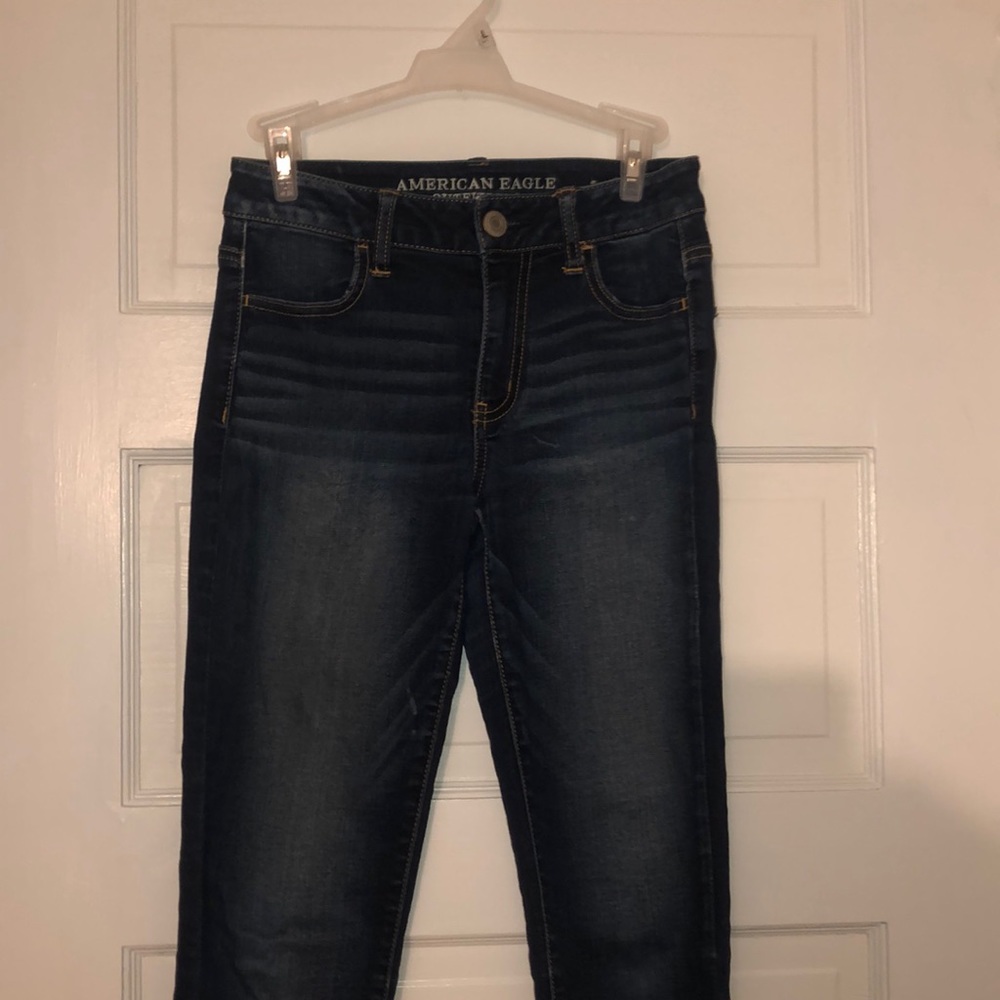 Dark wash American eagle jeans